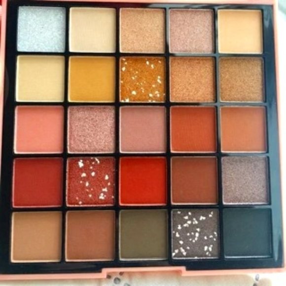 25 Color Eyeshadow Makeup Palette - New, Anylady Forever Young - Picture 1 of 7